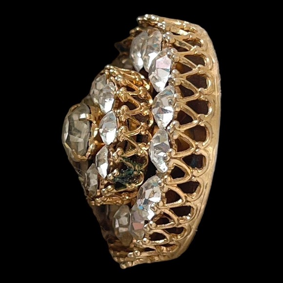 Vintage Round Signed Coro Pendant Layers of Clear Stones Gold-Tone 70s - Picture 5 of 10